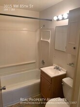 3015 NW 85th St in Seattle, WA - Building Photo - Building Photo