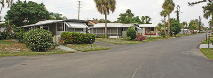 Pinetree Park Mobile Home Park in Deerfield Beach, FL - Building Photo - Building Photo