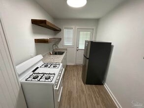 104 Ellis Dr in Pensacola, FL - Building Photo - Building Photo