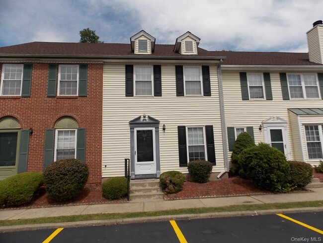 38 Matthews Ln in Washingtonville, NY - Building Photo - Building Photo