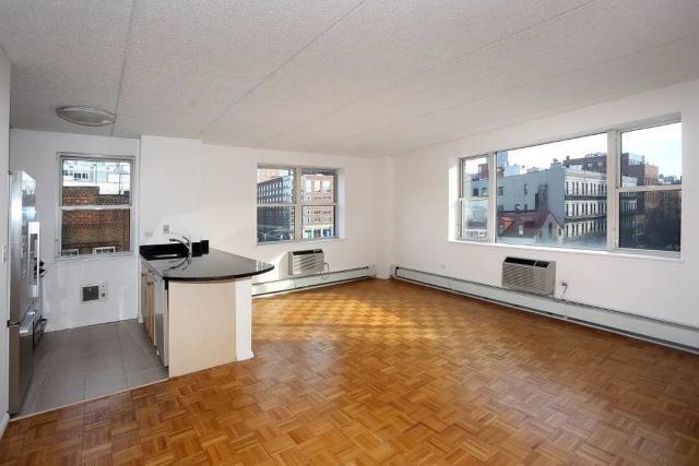 301 Elizabeth St in New York, NY - Building Photo