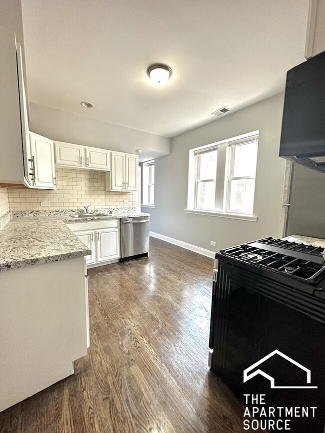 4454 N Sheridan Rd in Chicago, IL - Building Photo - Building Photo
