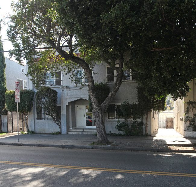 4772 Franklin Ave in Los Angeles, CA - Building Photo - Building Photo