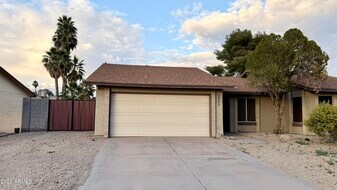 4844 E Sunrise Dr in Phoenix, AZ - Building Photo