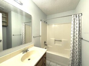 1056 S Buena Vista Dr in Lake Alfred, FL - Building Photo - Building Photo