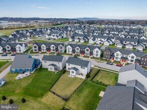 111 Stickley Dr in Mechanicsburg, PA - Building Photo - Building Photo