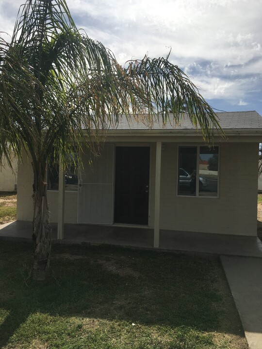 Country Cove Apartments in Mesa, AZ - Building Photo