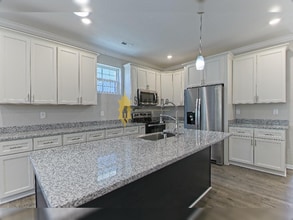 739 A Ave in Norfolk, VA - Building Photo - Building Photo