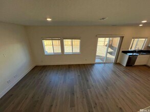 7919 Schist Rd in Sparks, NV - Foto de edificio - Building Photo