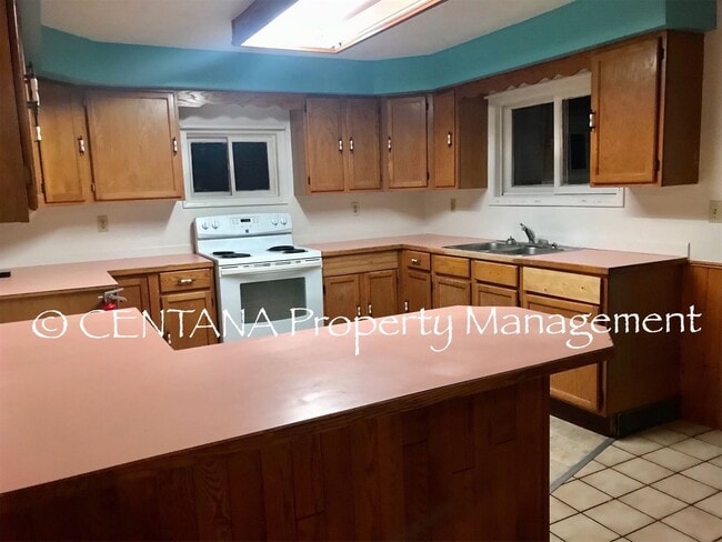 1121 S Wyoming St in Butte, MT - Foto de edificio - Building Photo