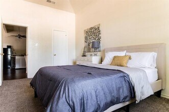 6236 Winton St in Dallas, TX - Foto de edificio - Building Photo