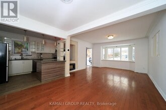 46 Centre St E in Richmond Hill, ON - Building Photo - Building Photo