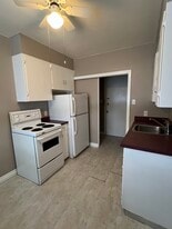 11214-11116 116 St NW in Edmonton, AB - Building Photo