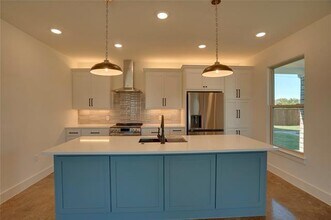 211 Wood Ct in Granbury, TX - Building Photo - Building Photo