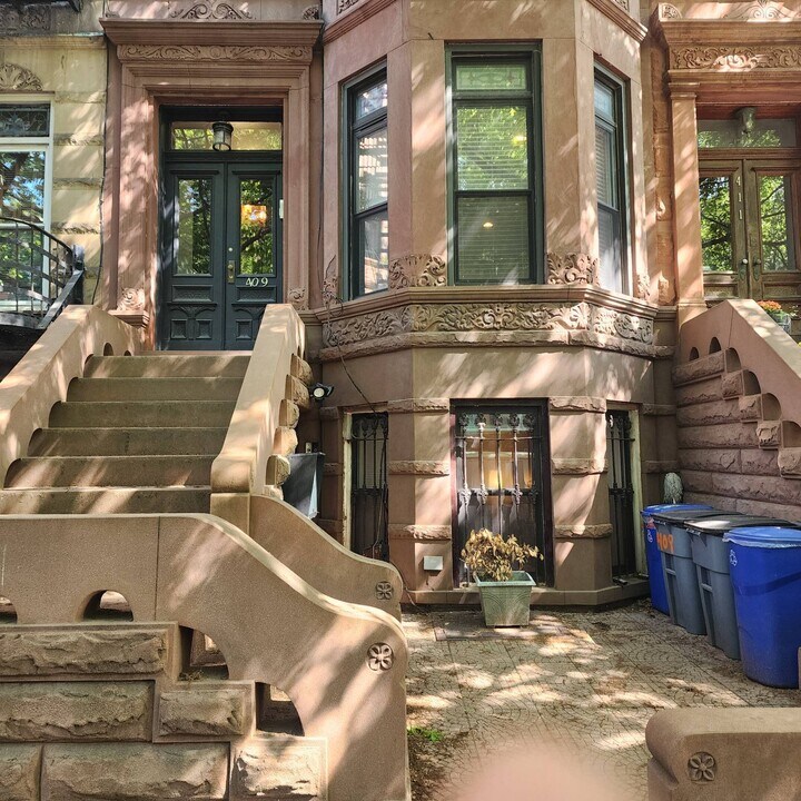 409 Hancock St in Brooklyn, NY - Building Photo