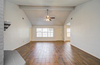 2702 Fir Crest Ct in Stafford, TX - Building Photo - Building Photo