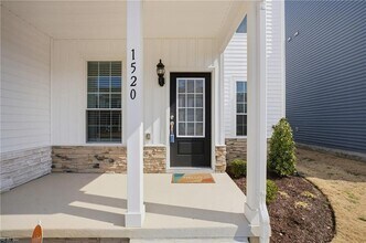 1520 Auckland Ct in Newport News, VA - Building Photo - Building Photo