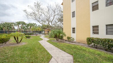 2015 Coral Ridge Dr in Coral Springs, FL - Building Photo - Building Photo