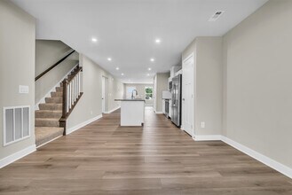 1292 Divot Cir in Akron, OH - Building Photo - Building Photo