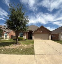 2134 Redbud Dr in Anna, TX - Building Photo