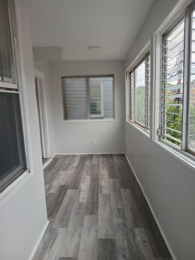 105 Wilkinson Ave in Jersey City, NJ - Building Photo - Building Photo