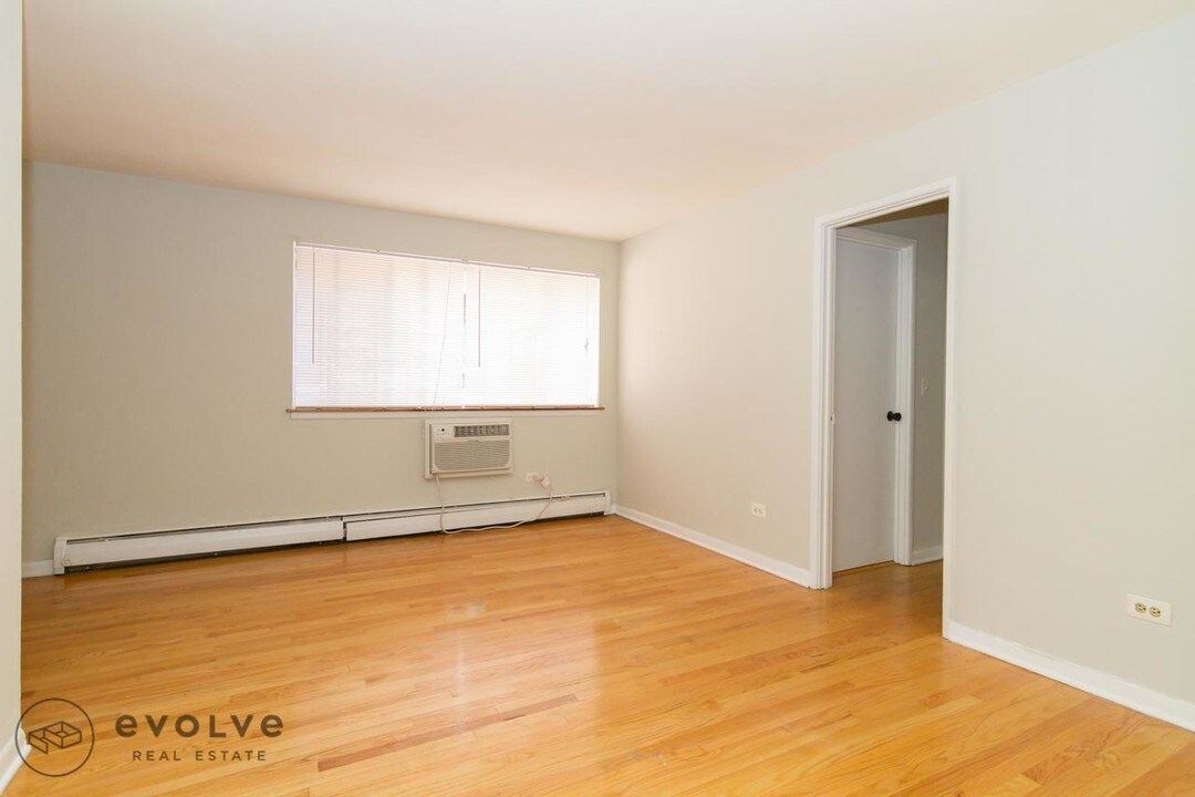 510 W Briar Pl-Unit -310 in Chicago, IL - Building Photo