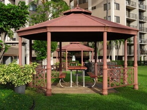 98-351 Koauka Loop, Unit 703 in Aiea, HI - Building Photo - Building Photo