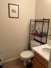 319 W Shoshone St in Ventura, CA - Building Photo - Building Photo