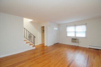 77 Webb Ave in Stamford, CT - Building Photo - Building Photo