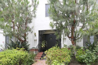 347 N Palm Dr in Beverly Hills, CA - Building Photo - Building Photo