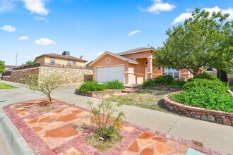 1684 St Vitus Pl in El Paso, TX - Building Photo - Building Photo