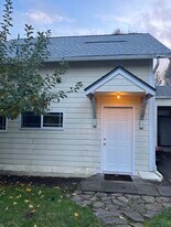 337 NW 11th St, Unit Cottage in Corvallis, OR - Building Photo