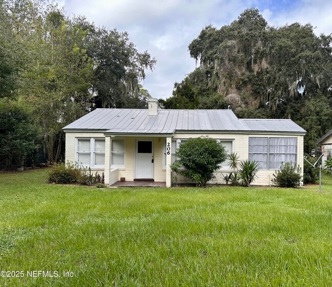 property at 206 Chestnut St