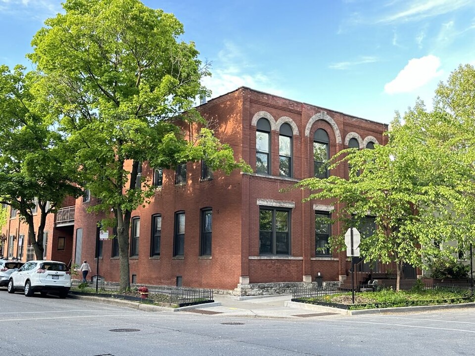 1848 W Henderson St, Unit 1 in Chicago, IL - Building Photo