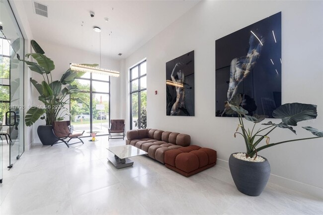 18300 SW 98th Ave in Palmetto Bay, FL - Building Photo - Building Photo