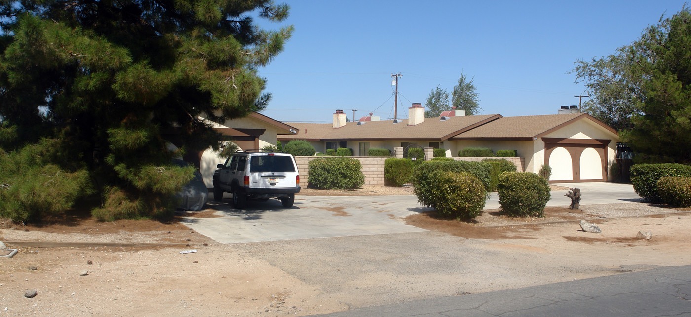 12392 Red Wing Rd in Apple Valley, CA - Building Photo