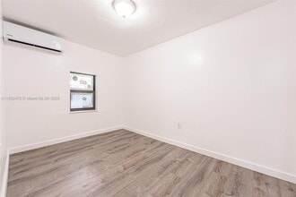 11 SW 13th Ave in Delray Beach, FL - Building Photo - Building Photo