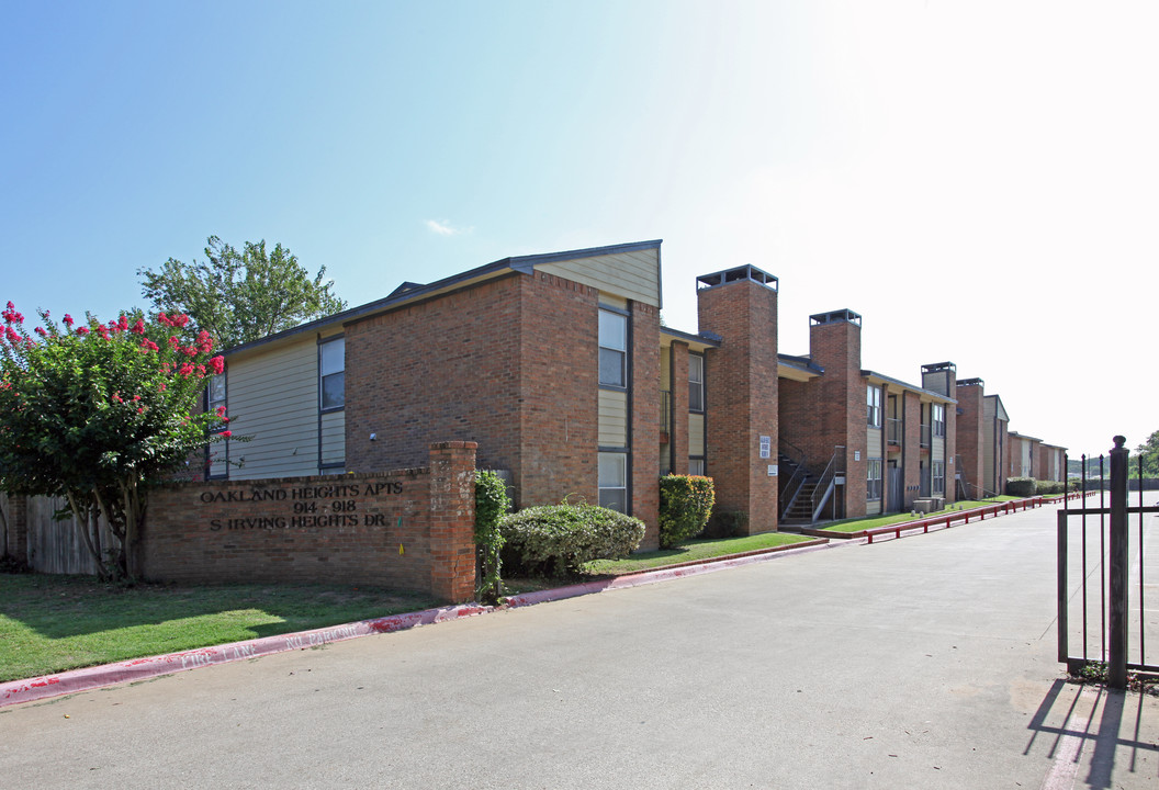 Oakland Heights Apartments in Irving, TX - Building Photo