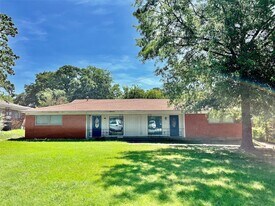 2614 Denison St, Unit 26 in Denton, TX - Building Photo