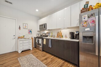 1045 W Cornelia Ave in Chicago, IL - Building Photo - Building Photo