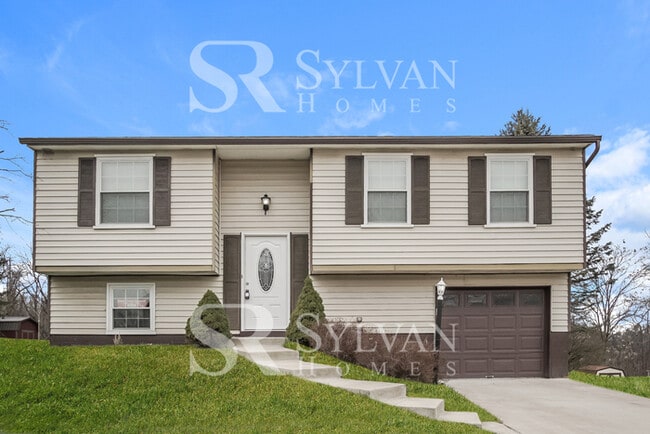 3163 Bradbury Dr in Aliquippa, PA - Building Photo - Building Photo