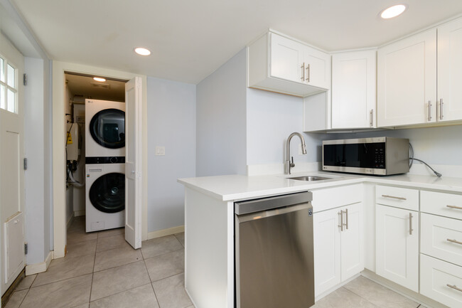 7302 29th Ave SW in Seattle, WA - Building Photo - Building Photo