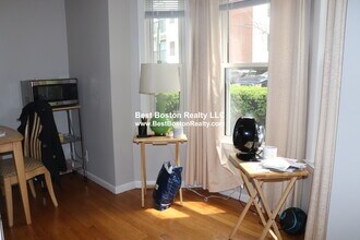 9 Elmer St, Unit 1 in Cambridge, MA - Building Photo - Building Photo