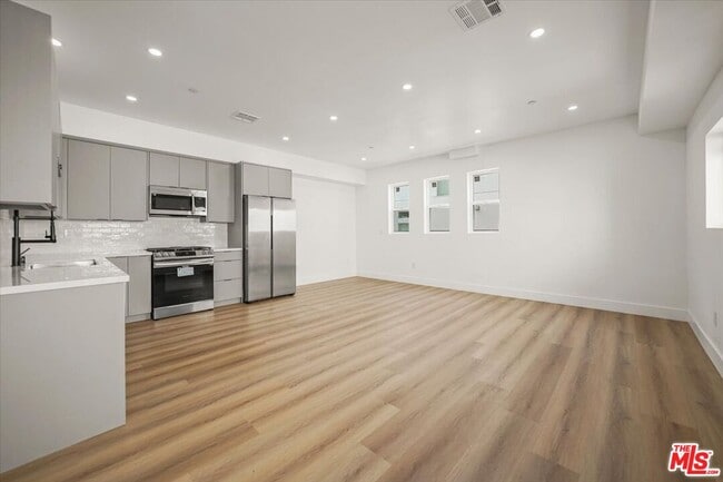 914 N Hudson Ave in Los Angeles, CA - Building Photo - Building Photo