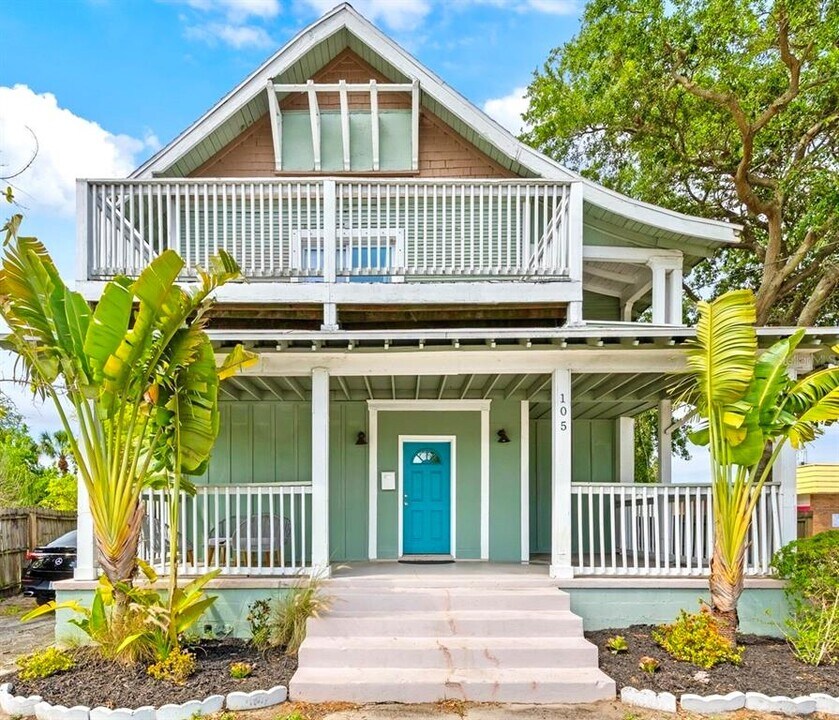 105 W Columbus Dr in Tampa, FL - Building Photo