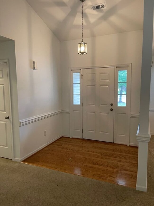 611 Walnut Crossing Dr in Whitsett, NC - Building Photo - Building Photo