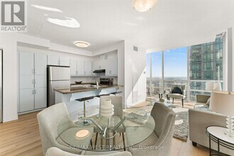 3515-3515 Kariya Dr in Mississauga, ON - Building Photo - Building Photo