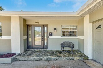 7195 Augusta Blvd in Seminole, FL - Building Photo - Building Photo