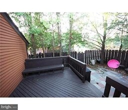 24 Riverbend Dr in North Brunswick, NJ - Building Photo - Building Photo