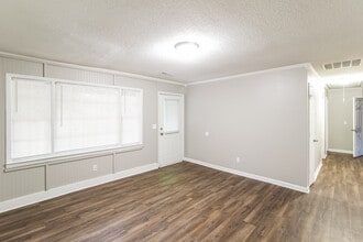 221 Birch Ln in Summerville, SC - Building Photo - Building Photo